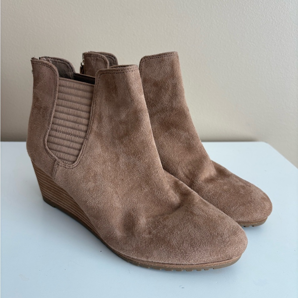 Dr. Scholl's Brown Suede Ankle Booties,‎ size 8.5, Look new!